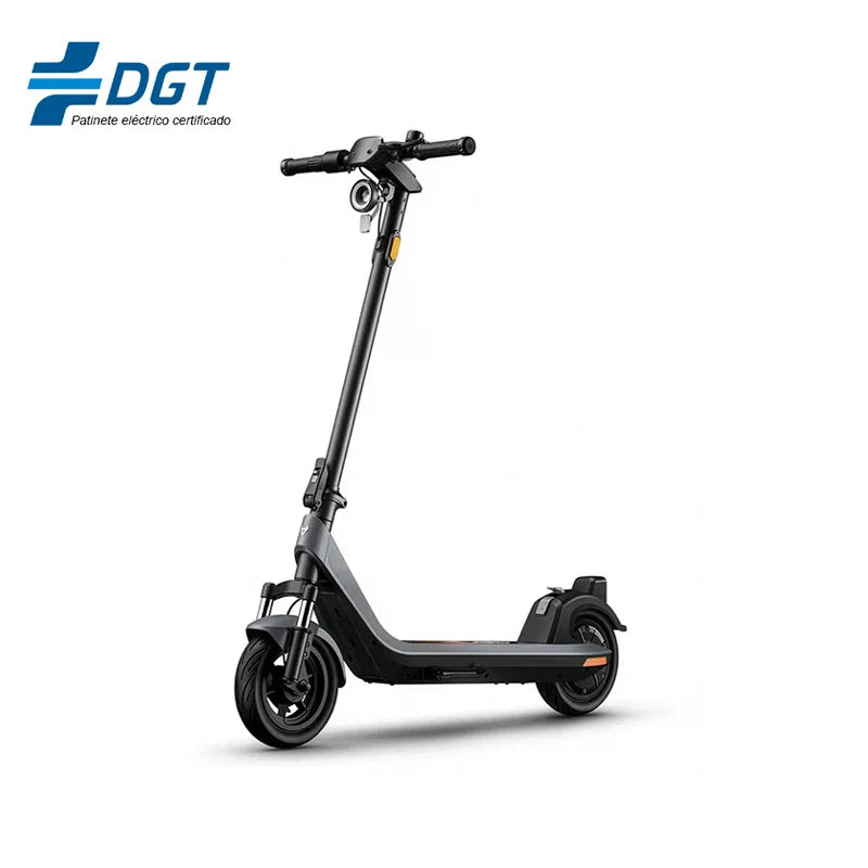 Trottinette électrique NIU KQi 200P ES-GY grise avec design moderne, moteur performant, grandes roues et conduite confortable pour les trajets urbains.