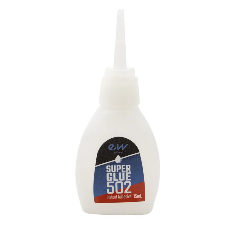 Colle de cyanoacrylate