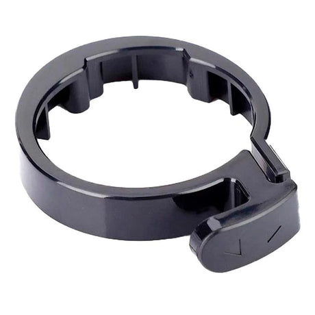 Vue de la boucle de maintien 10 mm compatible Xiaomi M365 Pro, pièce de fixation renforcée pour assurer le verrouillage de la potence de la trottinette électrique.