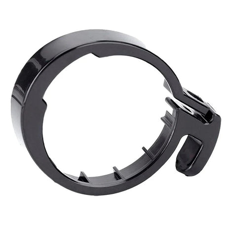 Détail de la boucle de maintien 10 mm pour Xiaomi M365 Pro, accessoire permettant de maintenir la potence pliée en toute sécurité.