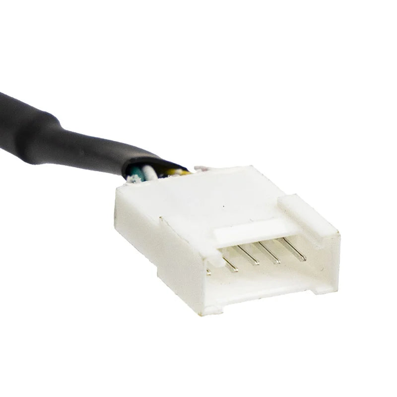 Détail des connecteurs du câble display waterproof pour Navee N65, garantissant une connexion sécurisée entre l'écran et le contrôleur.