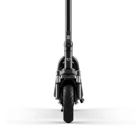 Trottinette électrique NIU KQi 100F ES-BK noire avec design pliable, moteur performant, roues confortables et idéale pour les déplacements urbains quotidiens.