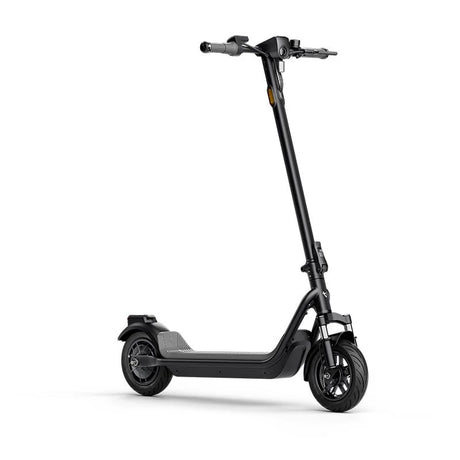 Trottinette électrique NIU KQi 100P ES-GY grise avec design moderne, moteur performant, roues confortables et idéale pour les déplacements urbains quotidiens.