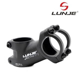 Détail de la potence EWPM-004 pour guidon de 31,8 mm avec élévation de 25 mm, pièce en aluminium compatible avec vélos et trottinettes électriques.