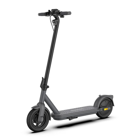 Trottinette électrique Kuickwheel F1 36V 7,8Ah avec moteur 350W, roues 10 pouces, cadre pliable et autonomie adaptée aux déplacements urbains.