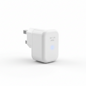 Chargeur britannique - 36 V 1,5 A, vue principale de face, accessoire et composant d'origine compatible PURE pour véhicule de mobilité urbaine.