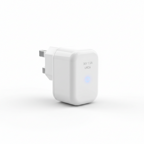 Chargeur britannique - 36 V 1,5 A, vue principale de face, accessoire et composant d'origine compatible PURE pour véhicule de mobilité urbaine.