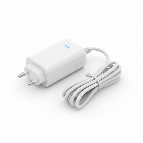 Chargeur UE - 36v 1,5A, vue principale de face, accessoire et composant d'origine compatible PURE pour véhicule de mobilité urbaine.