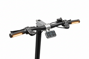 Ensemble de guidon complet avec clignotants, vue principale de face, accessoire et composant d'origine compatible PURE pour véhicule de mobilité urbaine.