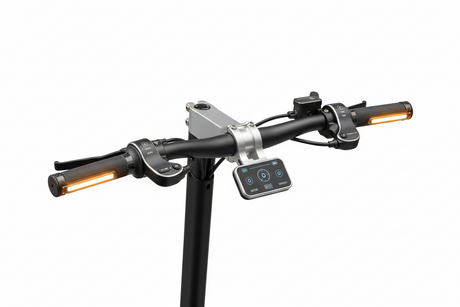 Ensemble de guidon complet avec clignotants, vue principale de face, accessoire et composant d'origine compatible PURE pour véhicule de mobilité urbaine.