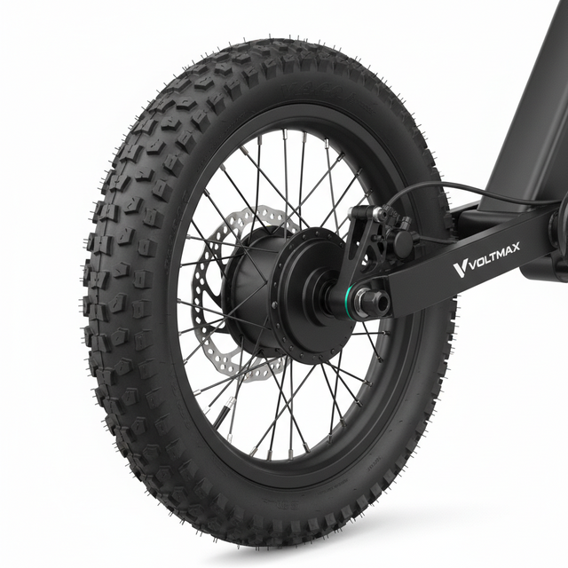 Ensemble moteur de roue arrière 350 W avec pneu tout-terrain, vue principale de face, accessoire et composant d'origine compatible PURE pour véhicule de mobilité urbaine.