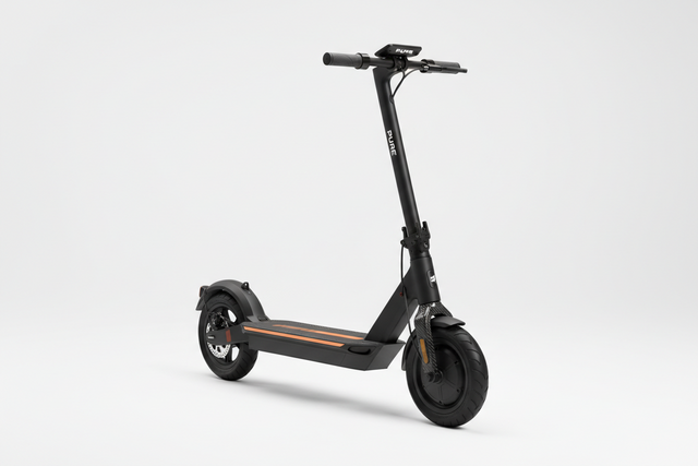 PURE Advance+ McLaren Noir, vue principale de face, accessoire et composant d'origine compatible PURE pour véhicule de mobilité urbaine.