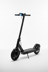PURE Air5 Pro Noir Mat, vue principale de face, accessoire et composant d'origine compatible PURE pour véhicule de mobilité urbaine.